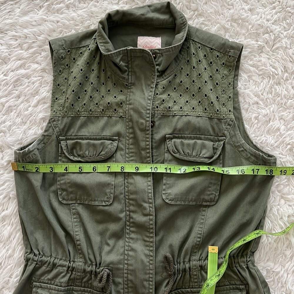 Candie's Sleeveless Vest - Picture 11 of 14